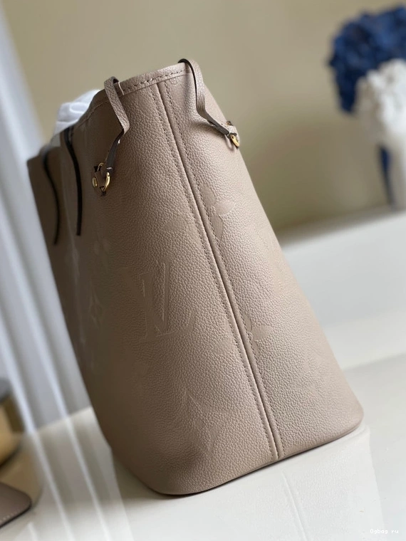 VUITTON NEVERFULL MM LOUIS 0811